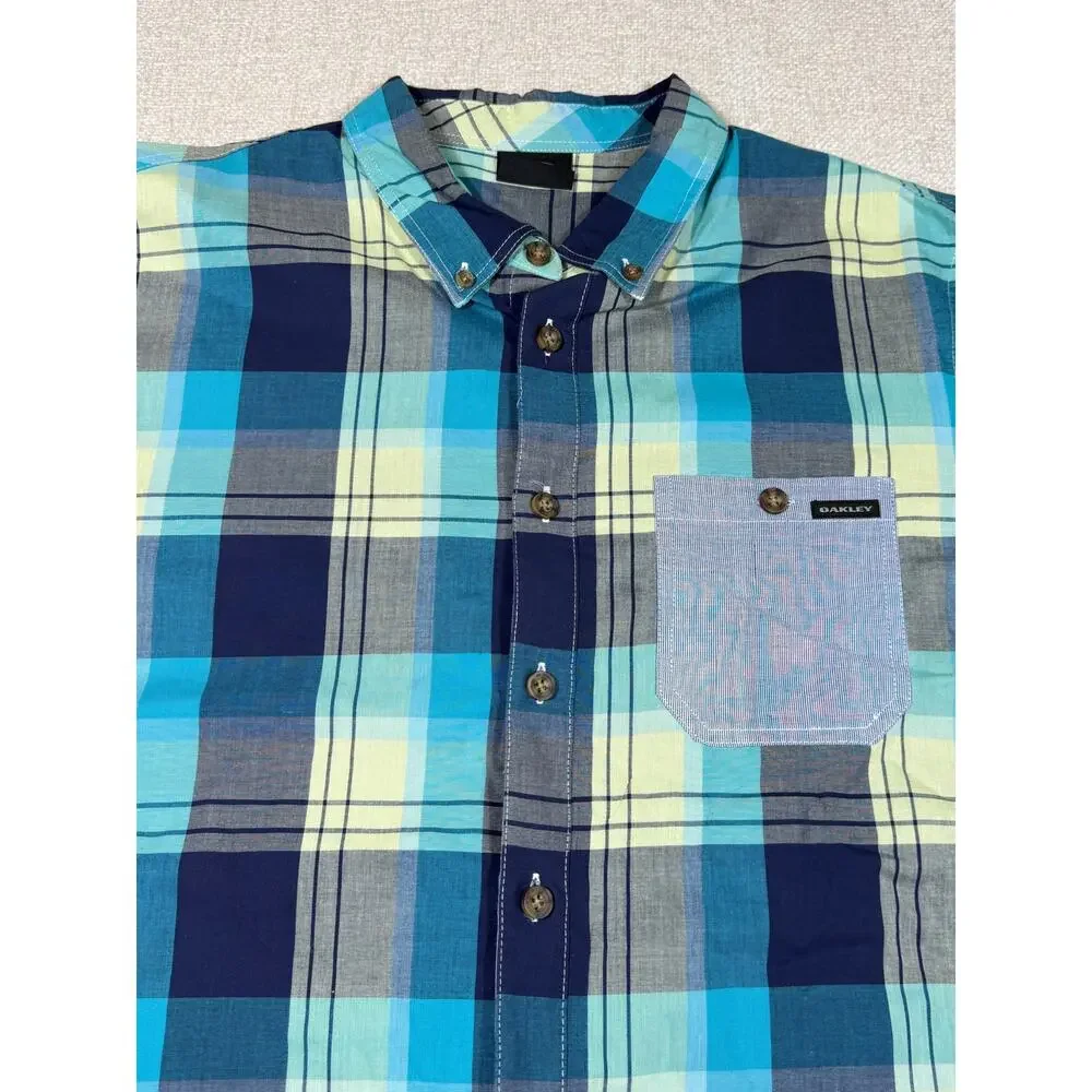 Oakley Men L Blue White Plaid Long Sleeve Button Front Casual Outdoor Shirt